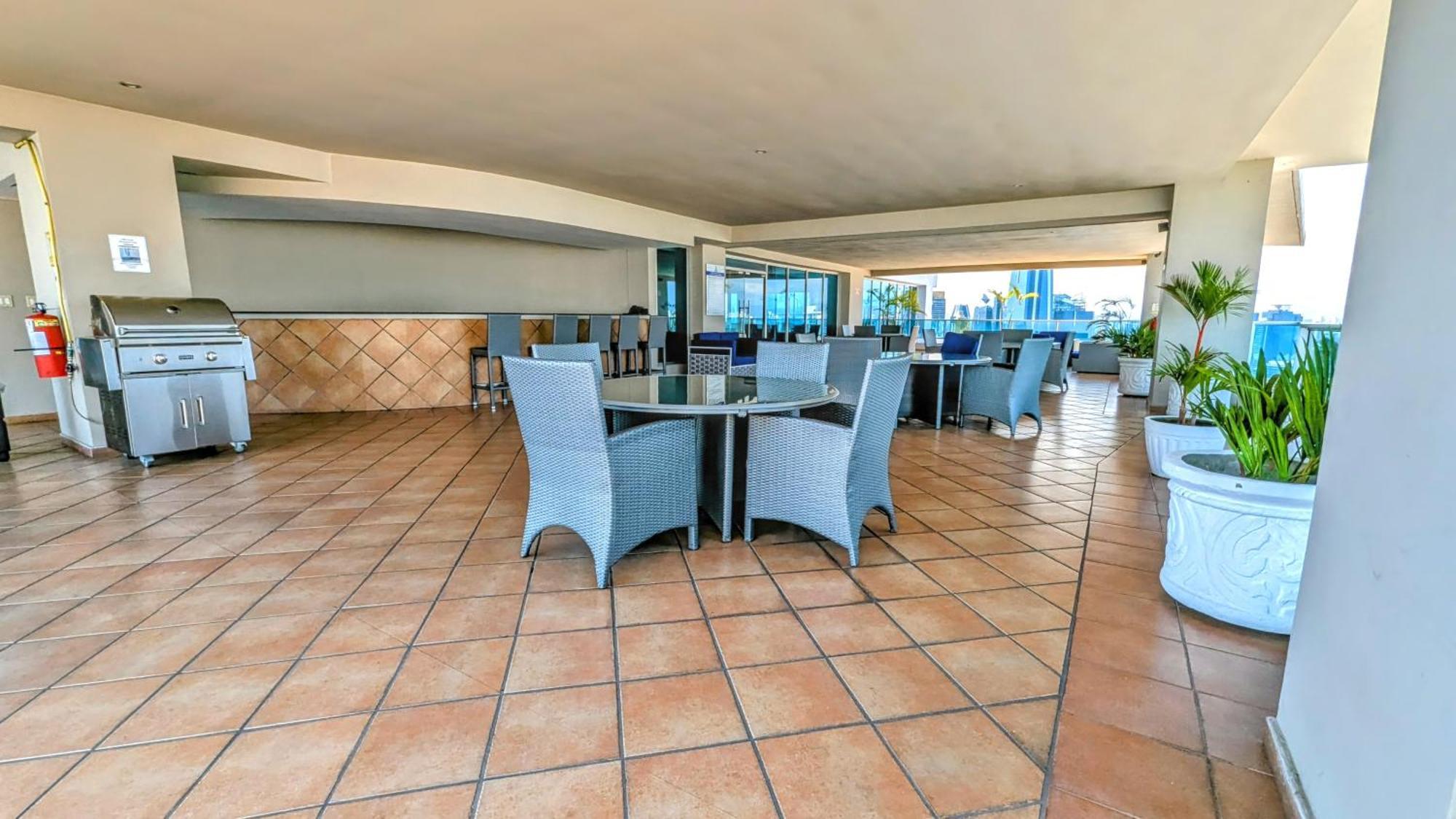 Yc 3602 L Apartamento 2Br En Av Balboa Панама Экстерьер фото