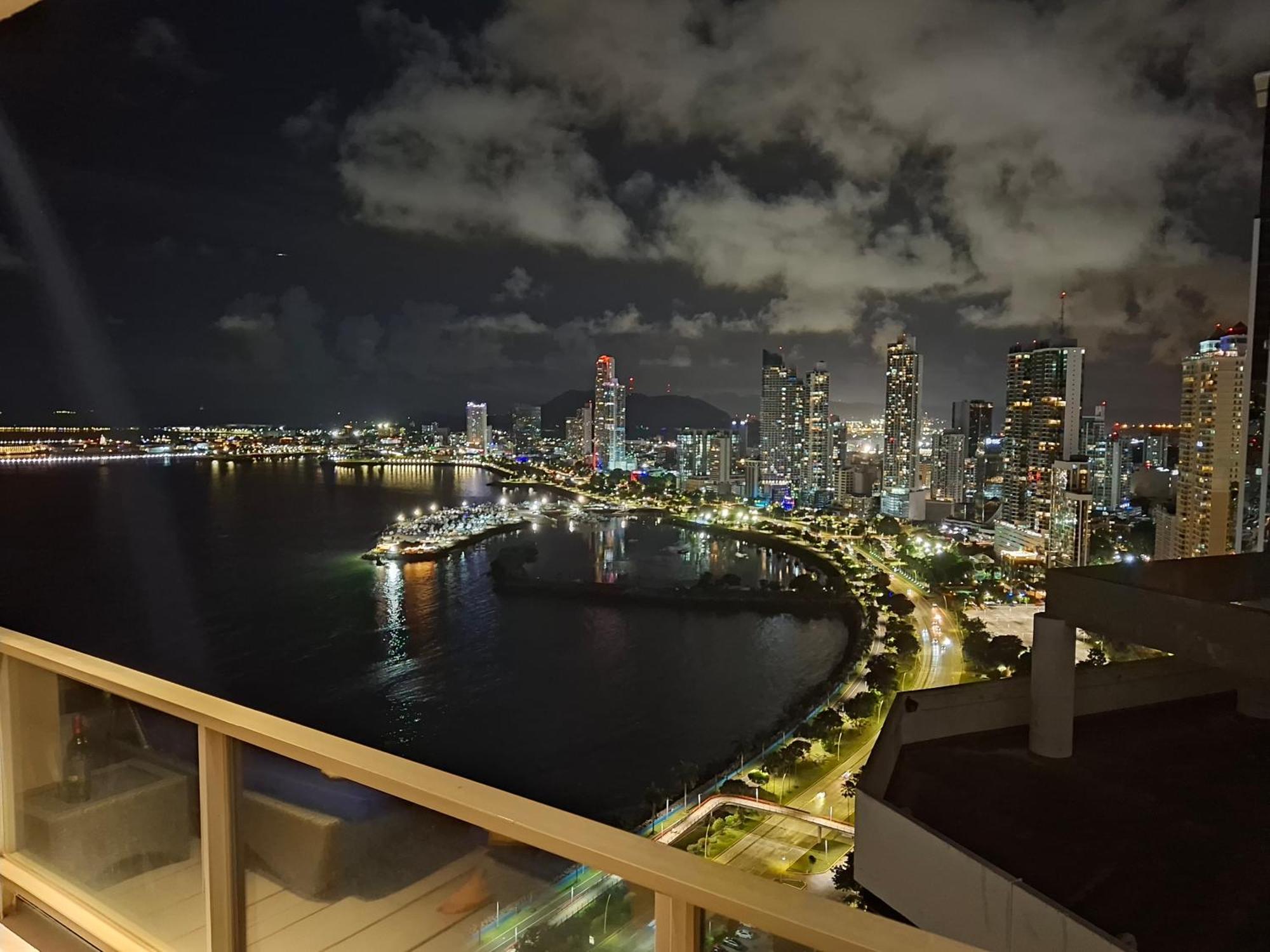 Yc 3602 L Apartamento 2Br En Av Balboa Панама Экстерьер фото